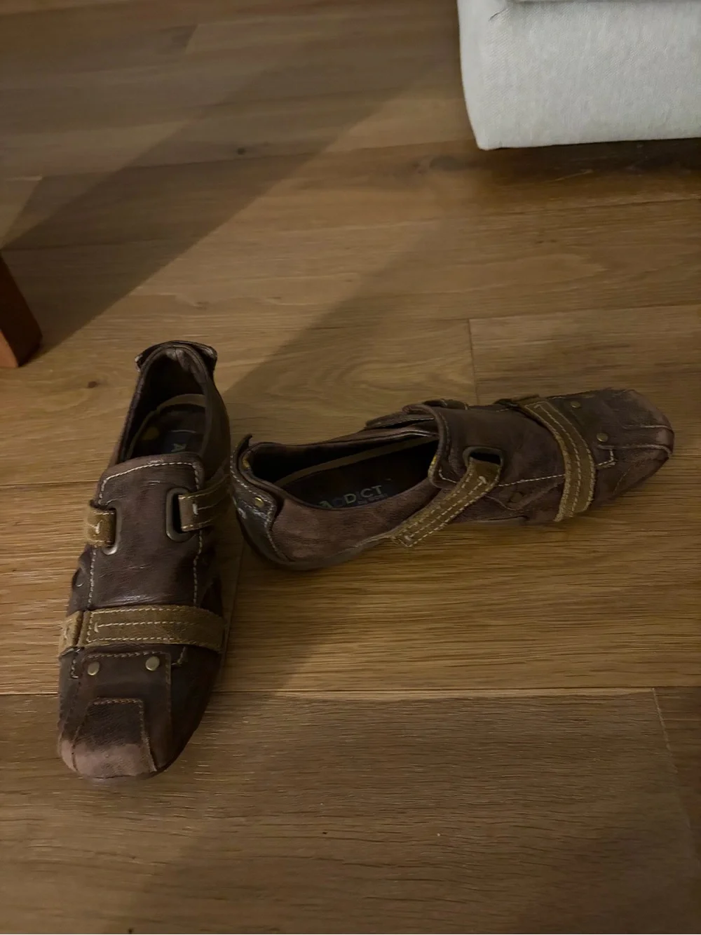 Womens Brown Casual Strap Leather Shoes